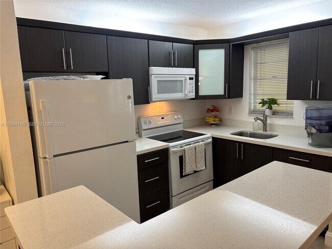 Foto del edificio - 1551 N 12th Ct