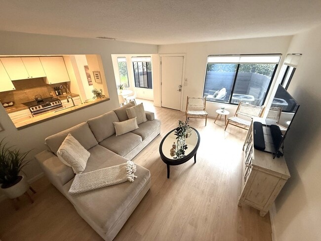 Building Photo - UPDATED TWO BEDROOM / ONE BATH TWO-STORY C...