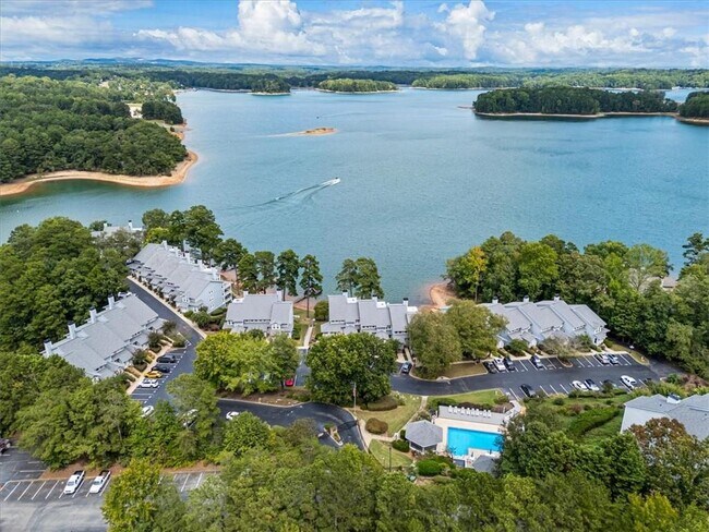 Building Photo - 2100 Habersham Marina Rd