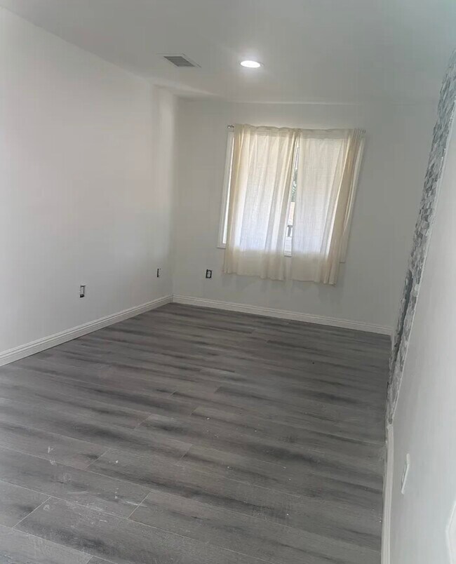 Foto del edificio - 3623 3rd Ave