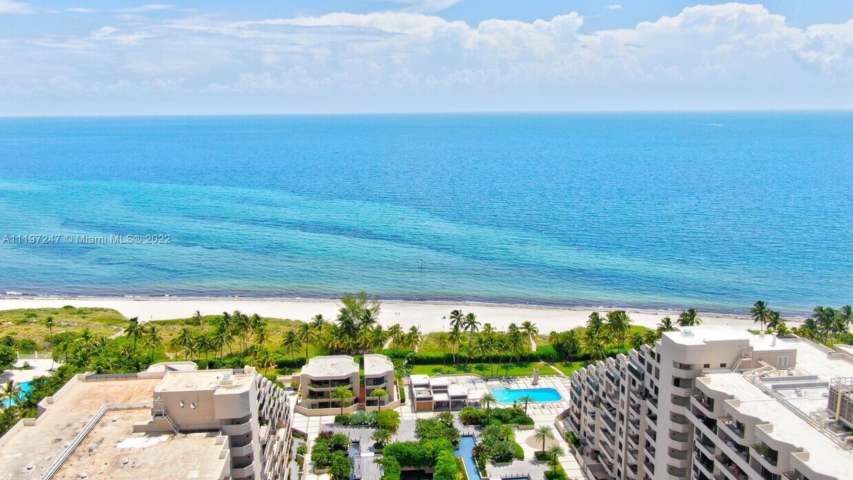 Foto principal - 201 Crandon Blvd