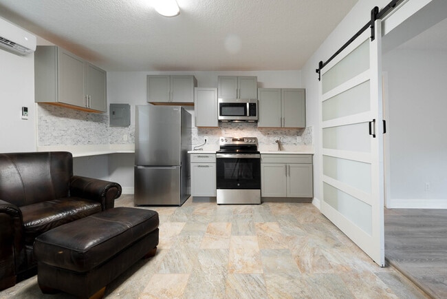 Building Photo - 4810 Shoshone St