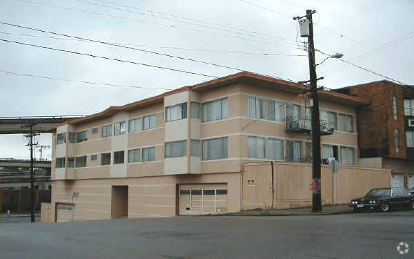 Primary Photo - 711 Barneveld Ave