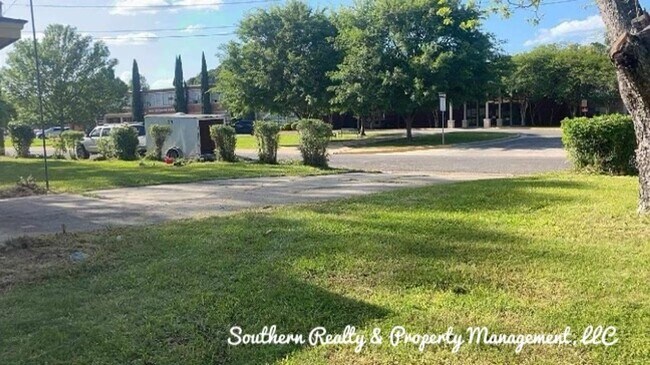 Building Photo - Churchill Estates Corner Lot