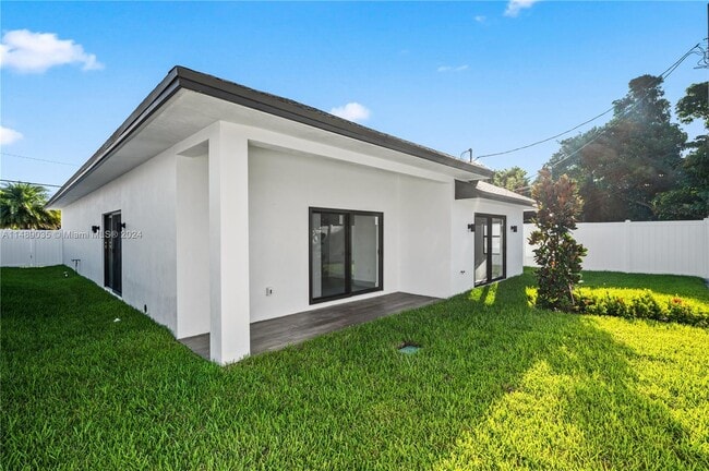 Foto del edificio - 1037 W Lakewood Rd