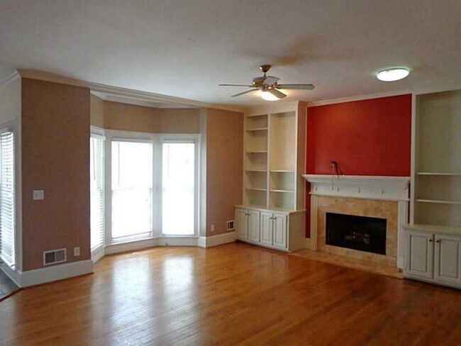 Foto del edificio - 5 Bedroom finished basement home in Marietta