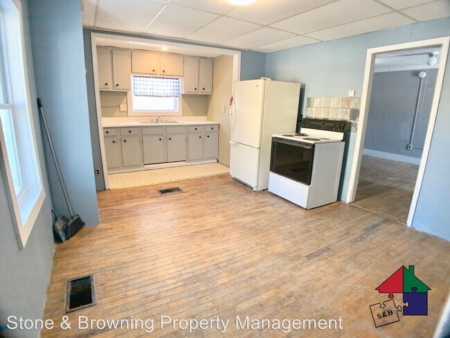 Building Photo - 2 br, 1 bath House - 3 Cogswell St