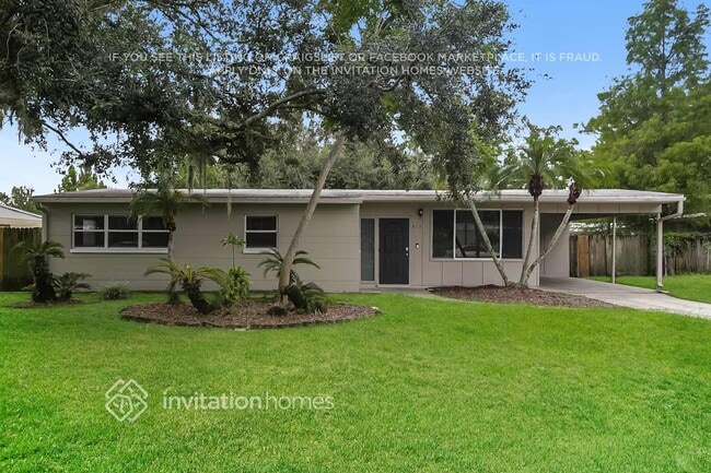 Building Photo - 813 E River Dr