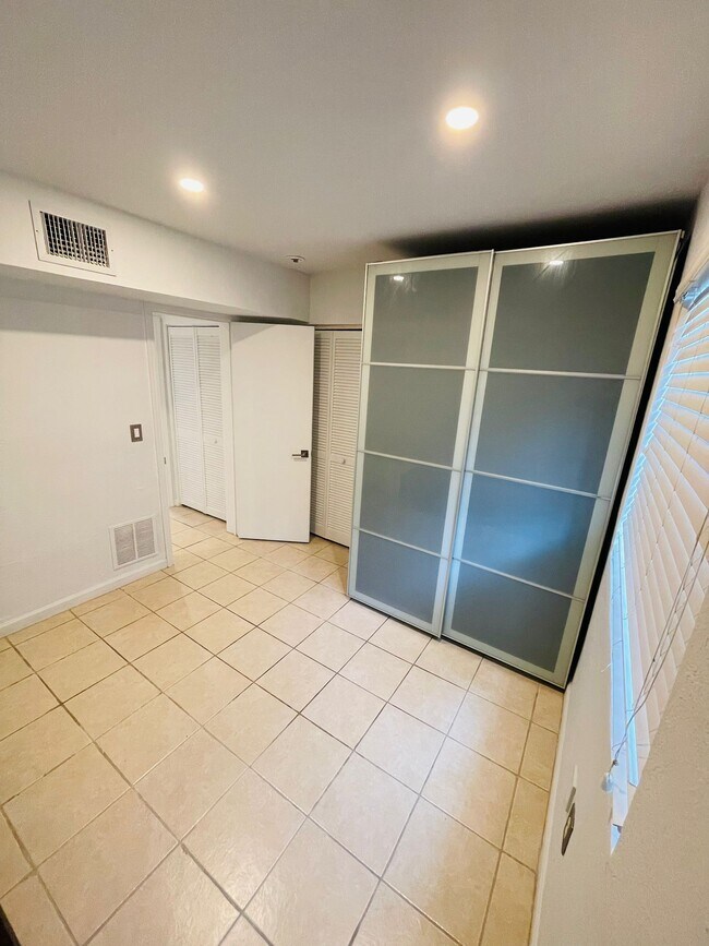 Bedroom - 3680 Oak Ave