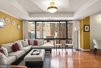 Building Photo - 1077 30th St NW