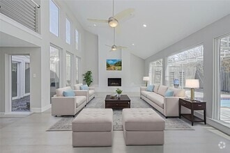Building Photo - 915 Daria Dr