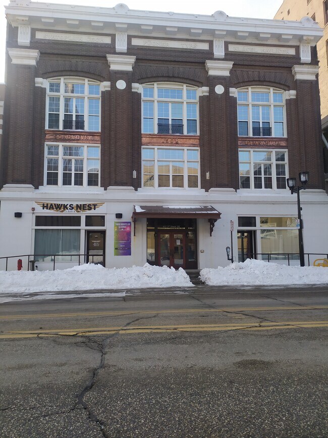 Foto del edificio - 415 3rd St SE