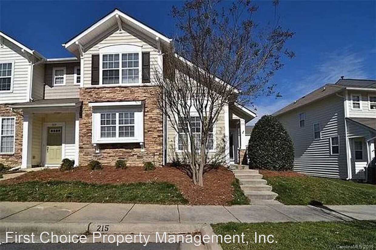 Primary Photo - 3 br, 2.5 bath House - 215 Dawn Mist Lane