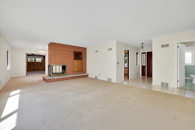 Foto del edificio - 4221 Dunberry Ln