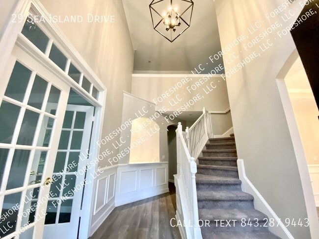 Building Photo - 4-Bedroom Home with Loft and Office for Re...
