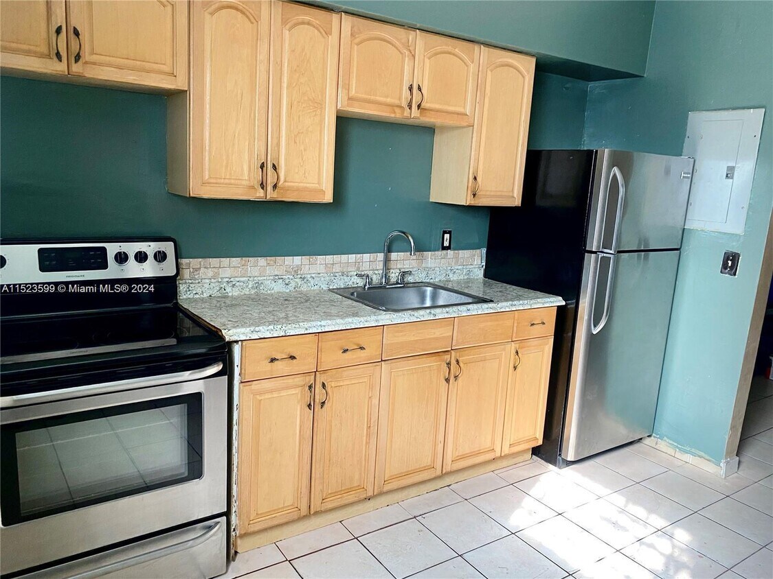Foto principal - 836 NW 101st St