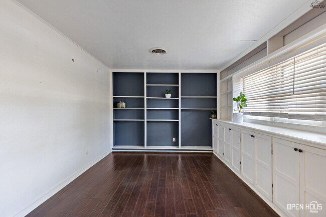 Building Photo - 4208 Idlewood Dr