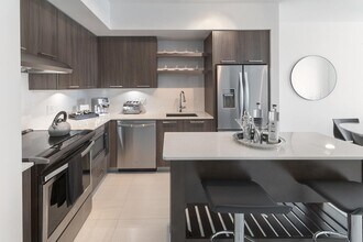 Building Photo - Solitair Brickell Apartments