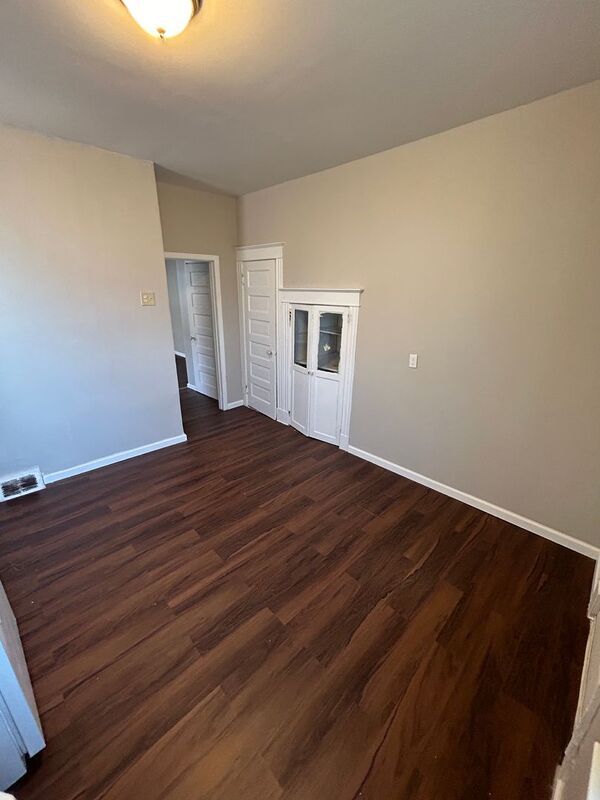 Building Photo - 4260 Farlin Ave