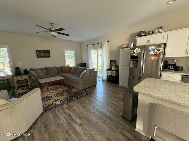 Foto del edificio - 107 Shagbark Ct
