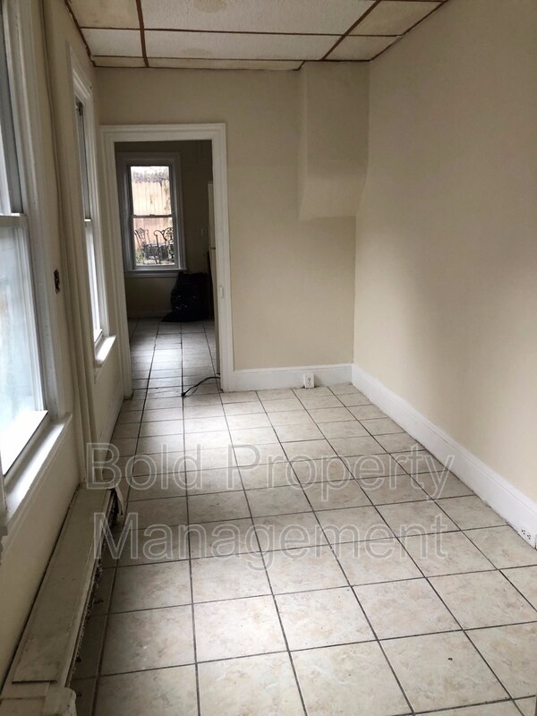 Building Photo - 143 Mulberry St