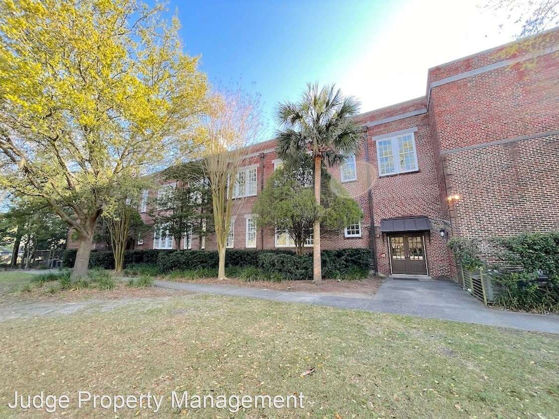 Primary Photo - 2 br, 1 bath House - 1835 Skidaway Road #207