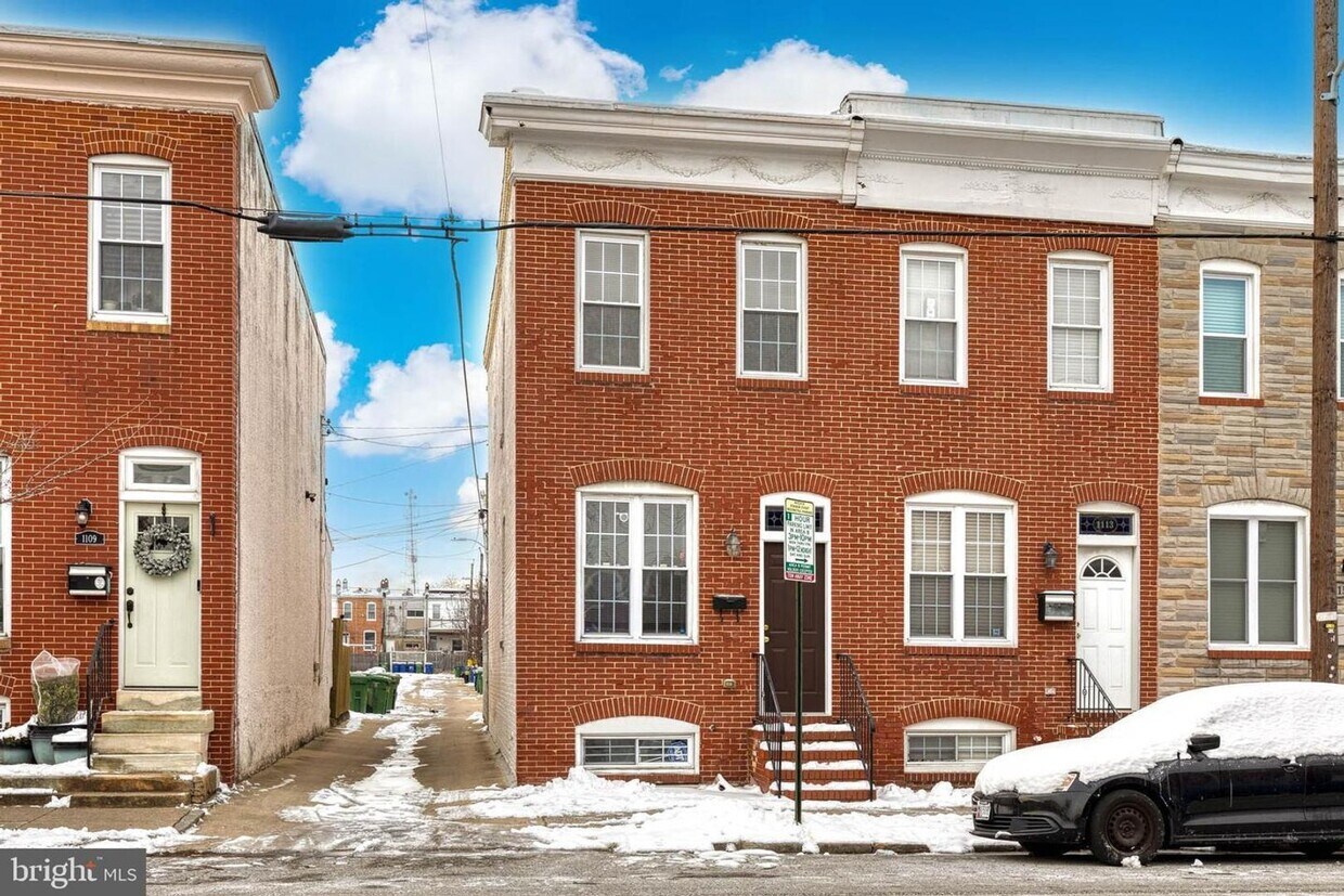 Primary Photo - Welcome to 1111 W. Ostend Street in the hi...