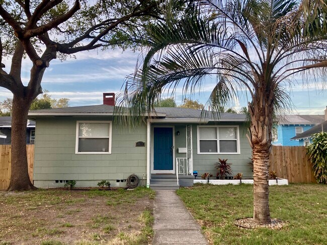 Foto del edificio - 2121 8th Ave N