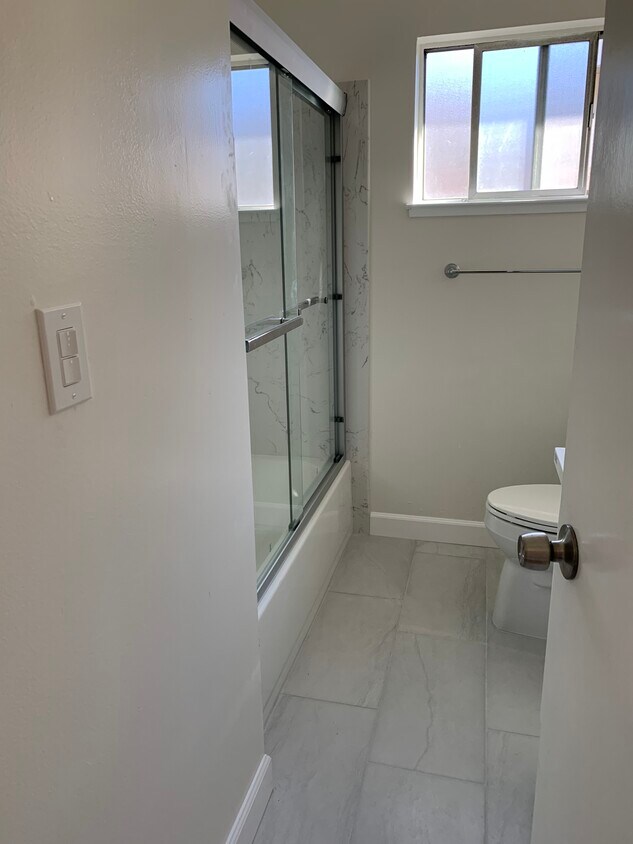 Building Photo - 770 Sobrato Dr