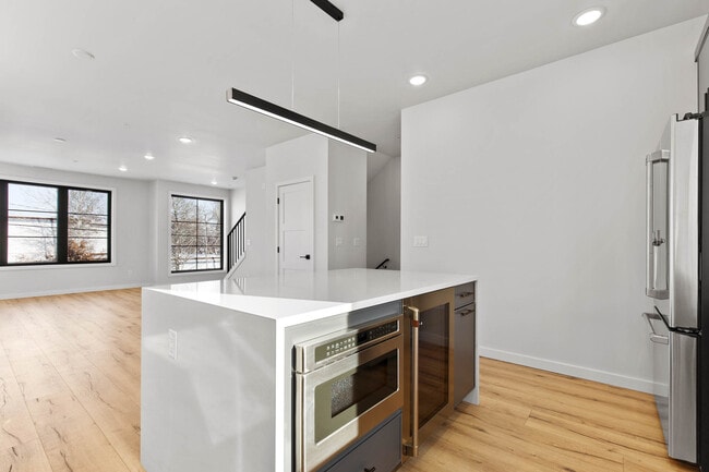 Foto del edificio - 806 W Alderson St