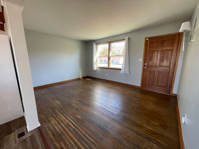 Building Photo - 512 Taryton Dr