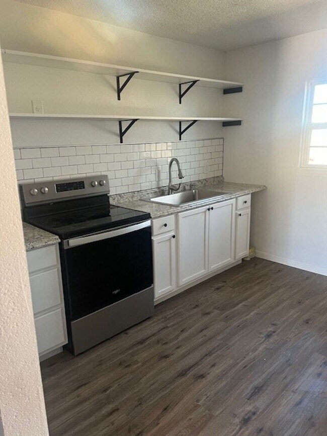 Foto del edificio - 409 Tahoka Rd