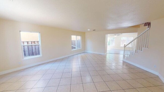 Building Photo - GORGEOUS MODESTO VILLAGE ONE 5 BEDROOMS 3 ...