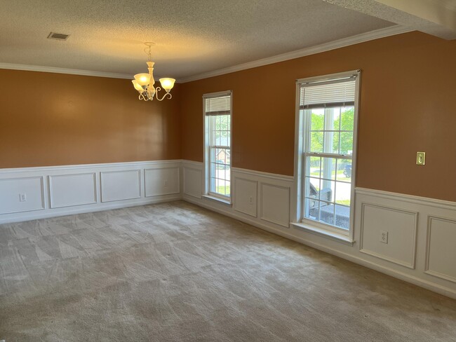 Building Photo - 4010 Nantucket Cir