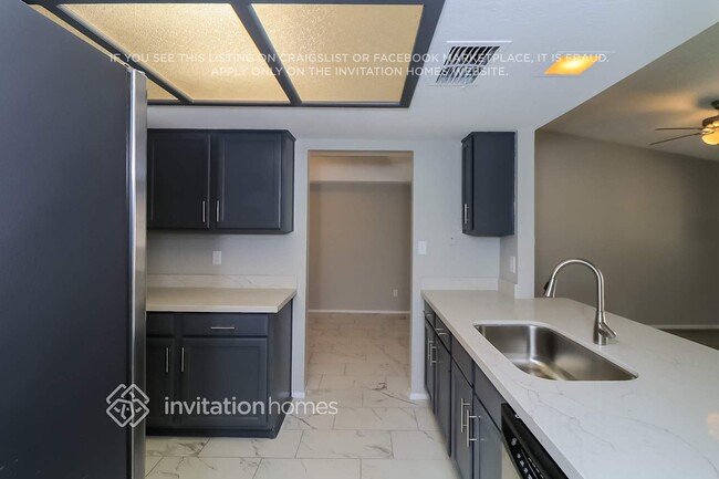 Foto del edificio - 1208 W Topeka Dr