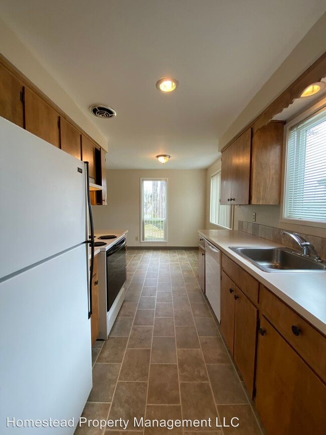 Building Photo - 1115-1179 Liberty Cir S