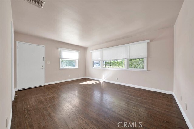 Foto del edificio - 240 N Shamrock Ave