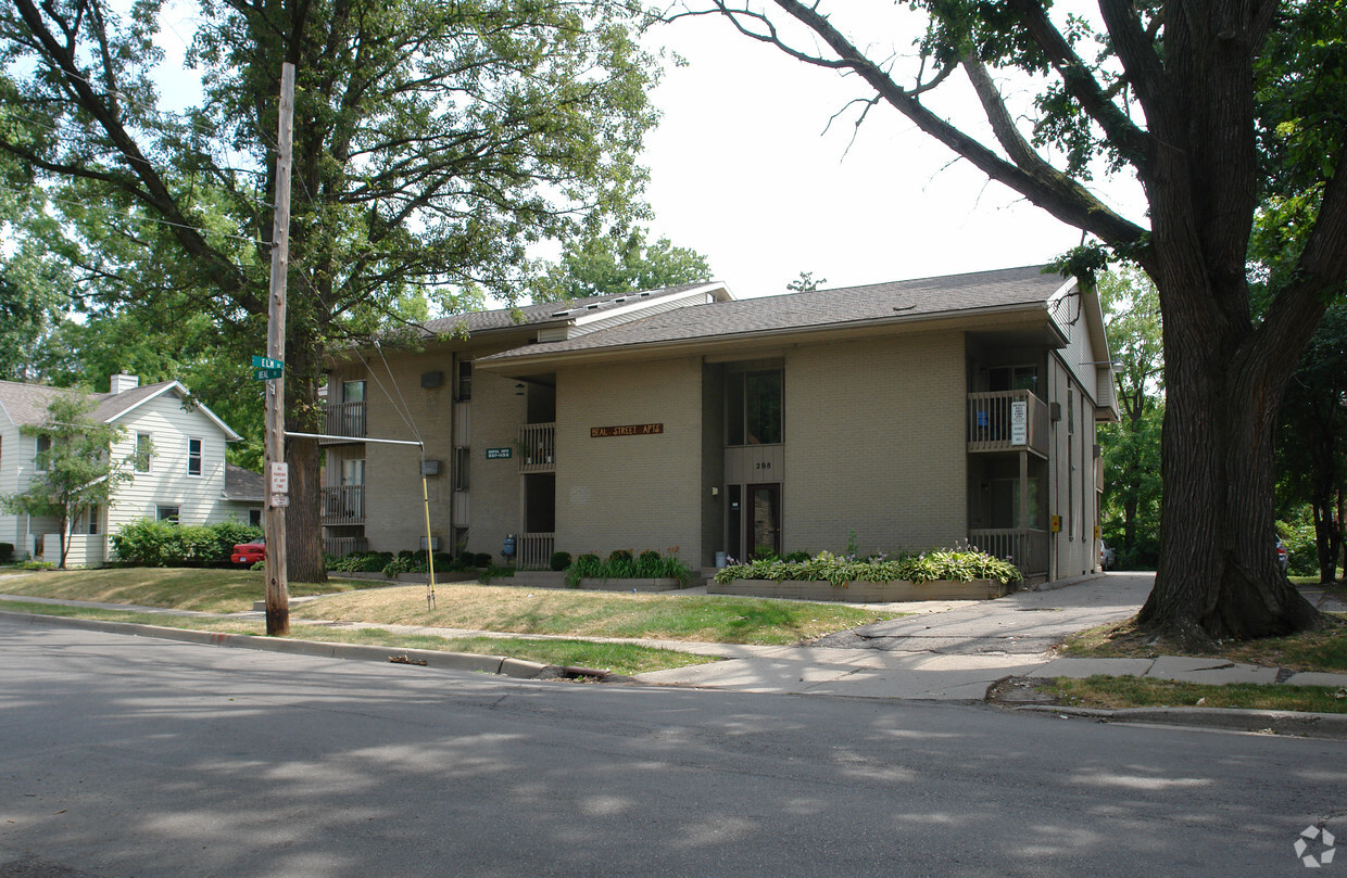 Building Photo - Beal Street Apartments