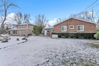 Building Photo - 116 Segsbury Rd