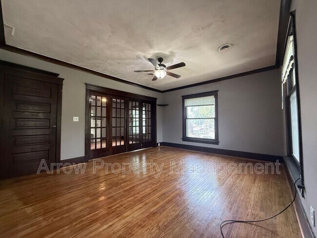 Foto del edificio - 1701 C