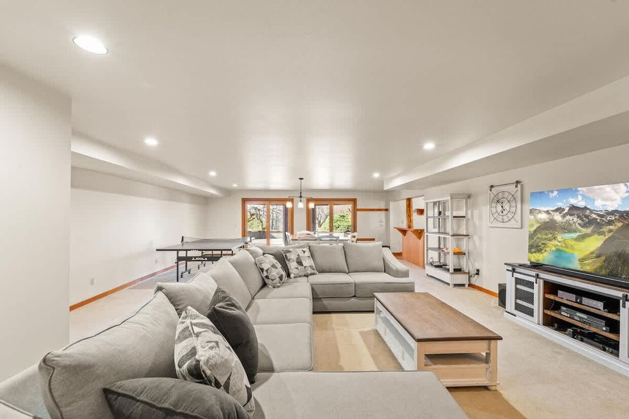 Foto principal - 7755 Cully Ln
