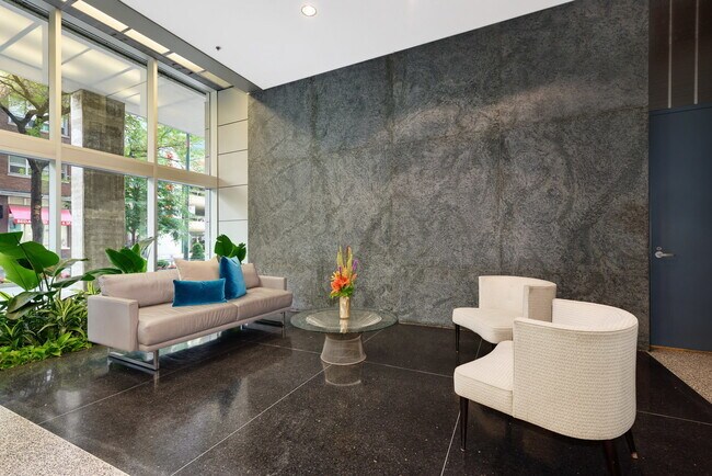 Foto del edificio - 550 N St Clair St