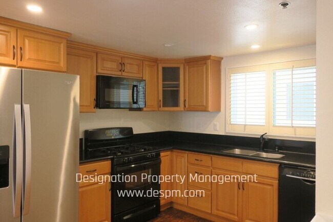 Building Photo - 625 E Del Mar Blvd