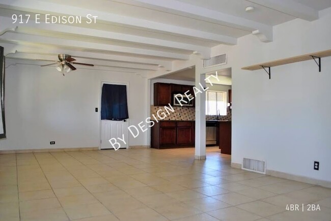 Building Photo - Remodeled 4 Bed 2 Bath w/Office - 1 Mile t...