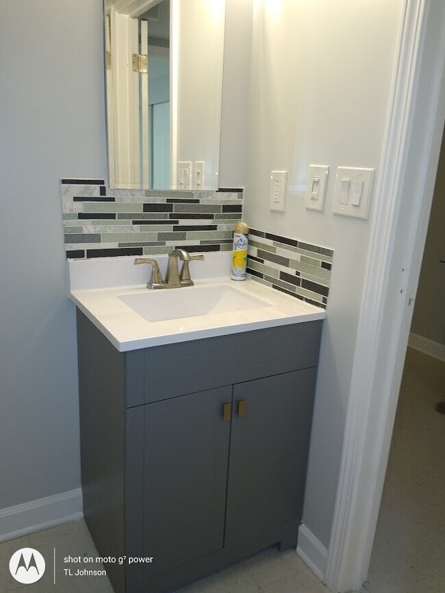 Bathroom - 8645 S Drexel Ave