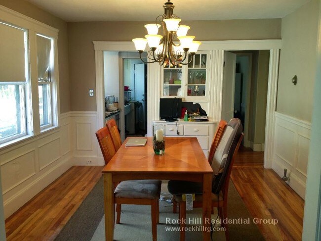 Building Photo - 102 Bennett St