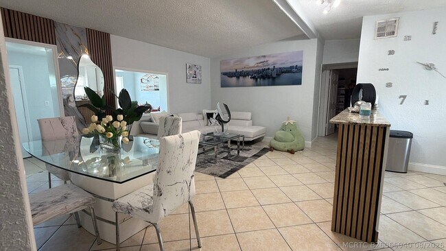 Foto del edificio - 3275 Orange St