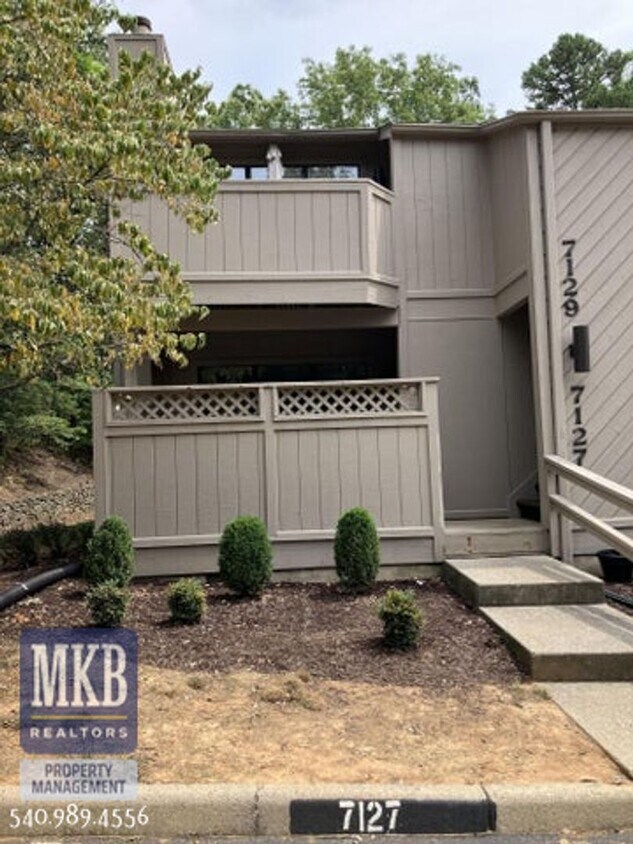 Primary Photo - Newly Renovated Condo in Wood Crossing - R...