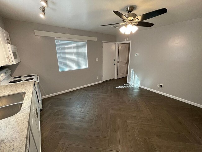 Foto del edificio - 1436 E Cinnabar Ave