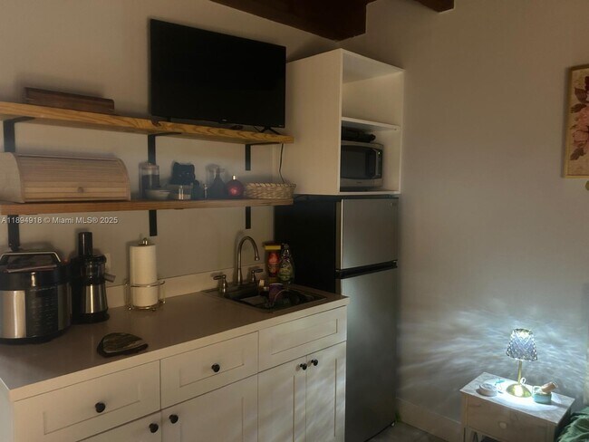 Foto del edificio - 6431 SW 64th Ct